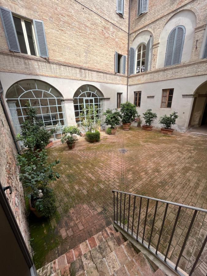 La Corte Affittacamere Foligno Exterior foto